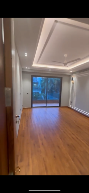 Room in 4 BHK Builder Floor at Unitech Deerwood Chase, Nirvana Country – for Sale