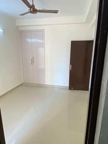 Room in 3 BHK Apartment at Amrapali Terrace Homes, Tech Zone 4 Greater Noida – for Sale