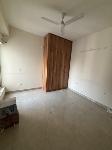2 BHK Apartment For Rent in Shree Vardhman Victoria, Sector 70