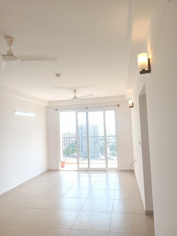 Room in 2 BHK Apartment at Mantri Webcity, Hennur – for Rent