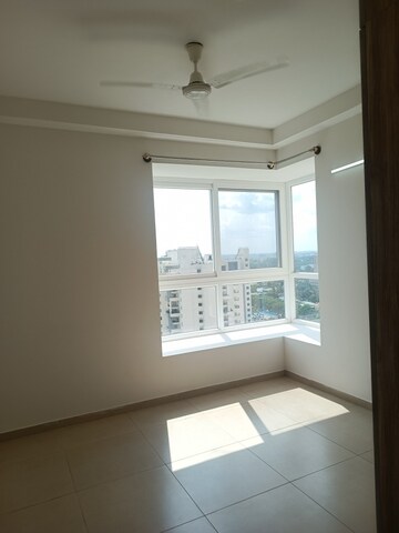 Room in 2 BHK Apartment at Mantri Webcity, Hennur – for Rent