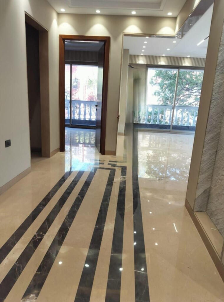 Balcony, sector 21a 5 Bedroom 4500 Sq.Ft. Builder Floor In Sector 21a Faridabad 8568037