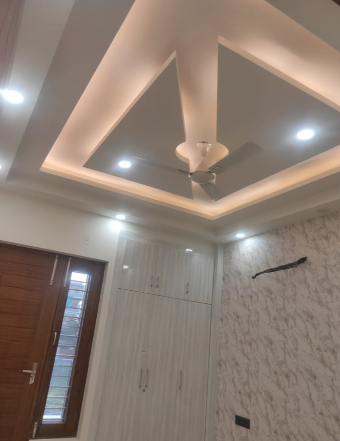 4 BHK + Pooja Room,Servant Room,Study Room Builder Floor For Sale in Sector 21C