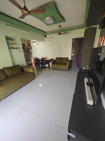 Team Area in 2 BHK Apartment at Vile Parle East – for Sale