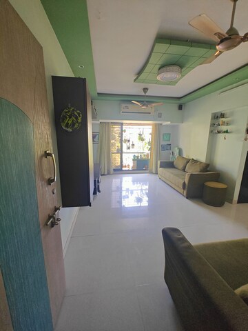 Team Area in 2 BHK Apartment at Vile Parle East – for Sale