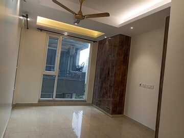 Room in 4 BHK Builder Floor at Ansal API Esencia, Sector 67 – for Rent