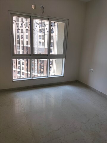 Room in 1.5 BHK Apartment at Dosti West County, Balkum Pada – for Rent