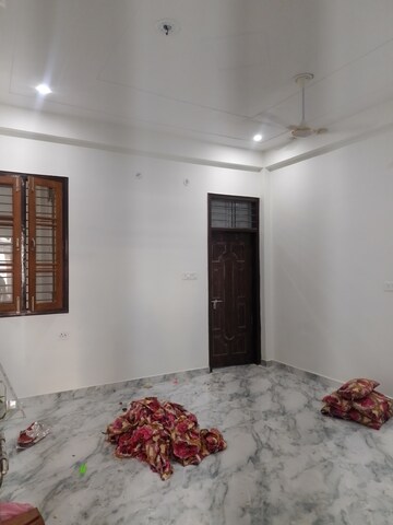 Bedroom in 4 BHK Independent House at Dayal Greens, Matiyari – for Rent