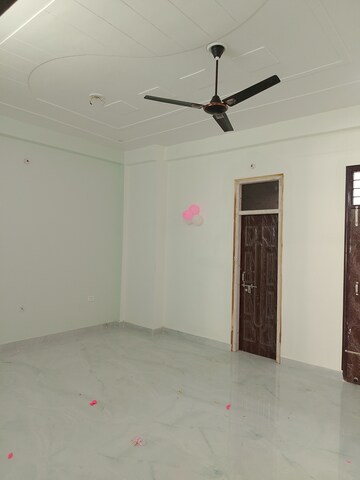 Room in 4 BHK Independent House at Dayal Greens, Matiyari – for Rent