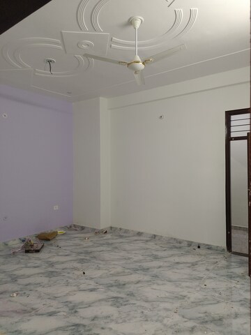 Room in 4 BHK Independent House at Dayal Greens, Matiyari – for Rent