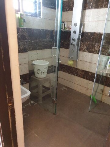Bathroom in 3 BHK Builder Floor at SS Mayfield Gardens, Sector 51 – for Rent