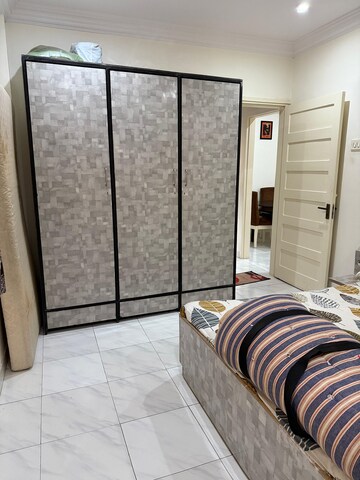 Bedroom in 1 BHK Apartment at Khar West – for Rent