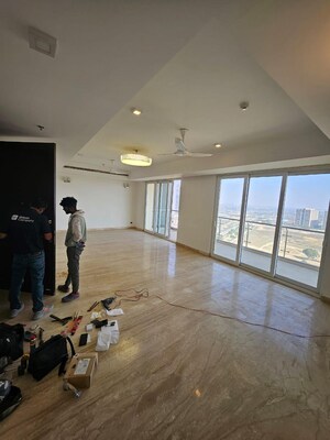 Room in 3 BHK Apartment at Sector 46 – for Sale