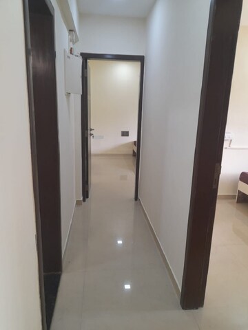 Room in 2 BHK Apartment at Khar West – for Rent