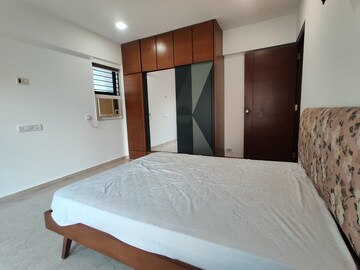 Bedroom in 3 BHK Apartment at Khar West – for Rent