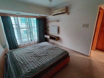 Bedroom in 3 BHK Apartment at Khar West – for Rent
