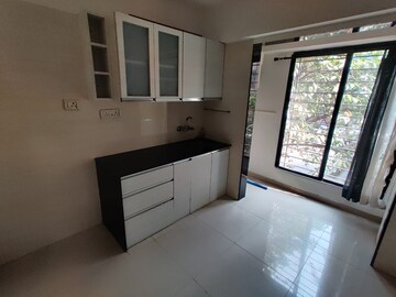 Room in 3 BHK Apartment at Khar West – for Rent