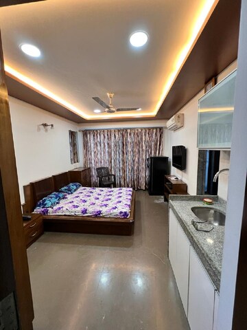 Bedroom in 1 RK Apartment at Bandra West – for Rent