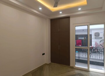 Room in 3 BHK Builder Floor at Vasant Enclave – for Sale