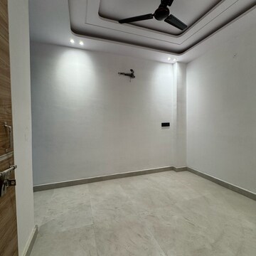 Room in 1 BHK Builder Floor at Vishnu Garden – for Rent
