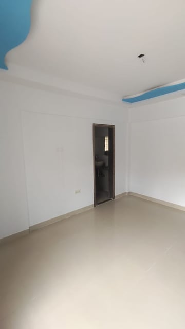 Master Bedroom in 2.5 BHK Apartment at Hiranandani Meadows, Manpada – for Rent