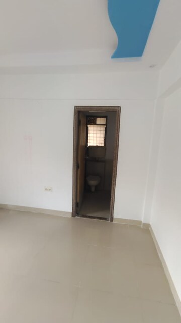 Bedroom in 2.5 BHK Apartment at Hiranandani Meadows, Manpada – for Rent