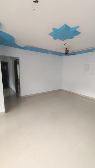 Living Room in 2.5 BHK Apartment at Hiranandani Meadows, Manpada – for Rent