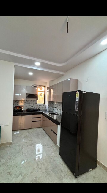 Kitchen in 2 BHK Builder Floor at Milan CGHS, Sector 39 – for Rent
