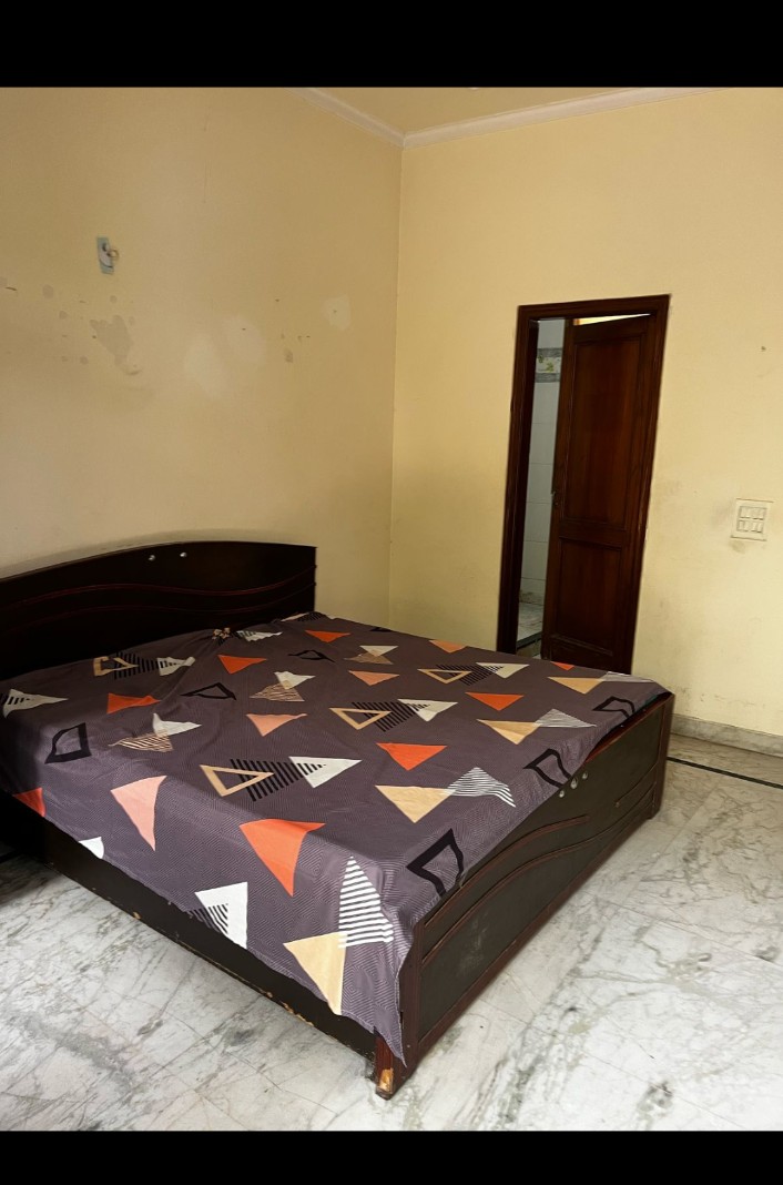 2 BHK Builder Floor For Rent in SAS Tower