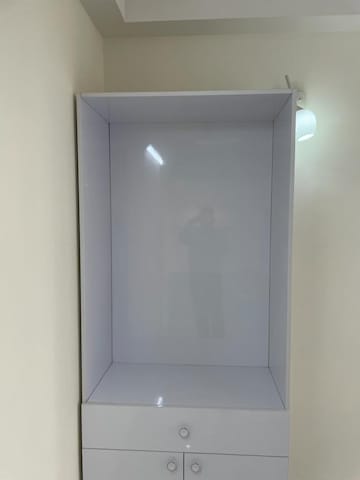 Room in 3 BHK Apartment at Mantri Lithos, Thanisandra – for Rent