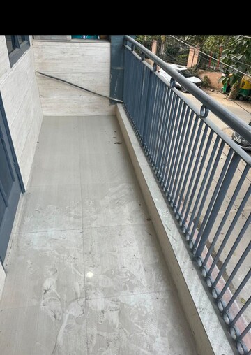 Balcony in 1 BHK Builder Floor at Spazedge, Sector 47 – for Rent
