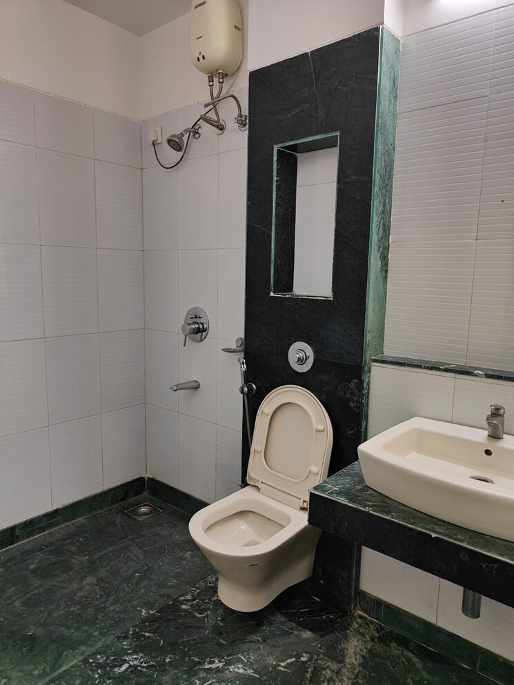 Bathroom, raunak-bliss 1 Bedroom 425 Sq.Ft. Apartment In Ghodbunder Road Thane 8569834