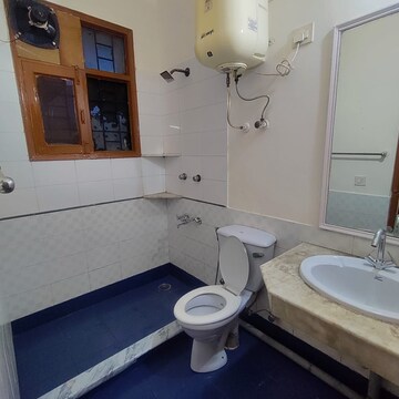 Bathroom in 3 BHK Builder Floor at Unitech South City II, Sector 50 – for Rent