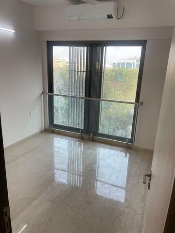 Room in 4 BHK Apartment at K Raheja Artesia, Worli – for Sale