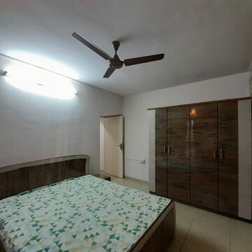 Bedroom in 2.5 BHK Apartment at Oberoi Realty Woods, Goregaon East – for Rent
