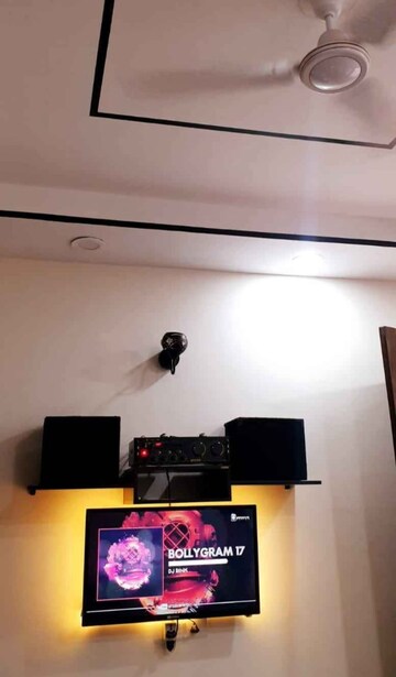 Furnished Amenities in 1 BHK Builder Floor at Mehrauli – for Rent