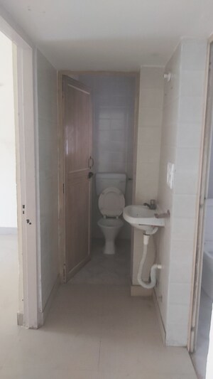 Furnished Amenities in 2.5 BHK Apartment at Uma Cooperative Society, Mayur Vihar 1 – for Sale