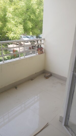 Building Lobby in 2.5 BHK Apartment at Uma Cooperative Society, Mayur Vihar 1 – for Sale