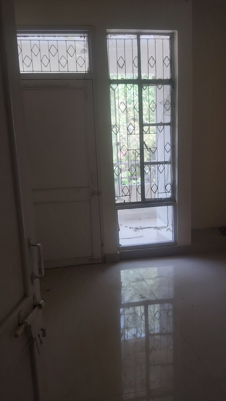 Kitchen, uma-cooperative-society 2.5 Bedroom 850 Sq.Ft. Apartment In Mayur Vihar 1 Delhi 8570065