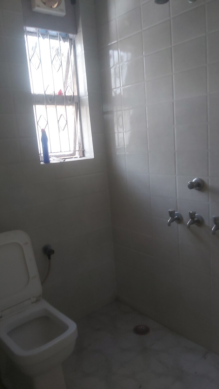 undefined, uma-cooperative-society 2.5 Bedroom 850 Sq.Ft. Apartment In Mayur Vihar 1 Delhi 8570065