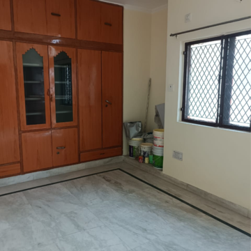 Room in 1 BHK Builder Floor at Saket – for Rent
