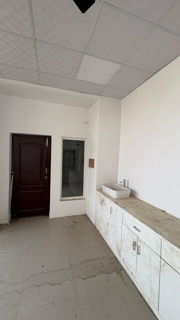 Room in 4 BHK Apartment at Rohtas Presidential Tower, Vibhuti Khand – for Rent