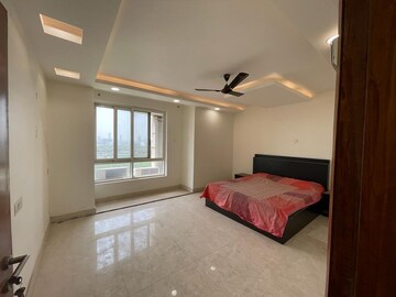 Room in 4 BHK Apartment at Jaypee Kalypso Court, Sector 128 – for Rent