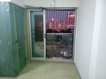 Room in 1 BHK Apartment at Laxmi Callista, Goregaon West – for Rent