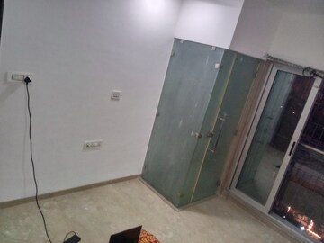 Furnished Amenities in 1 BHK Apartment at Laxmi Callista, Goregaon West – for Rent