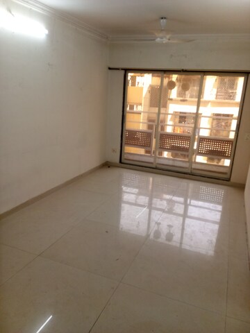 Room in 1 BHK Apartment at Laxmi Callista, Goregaon West – for Rent