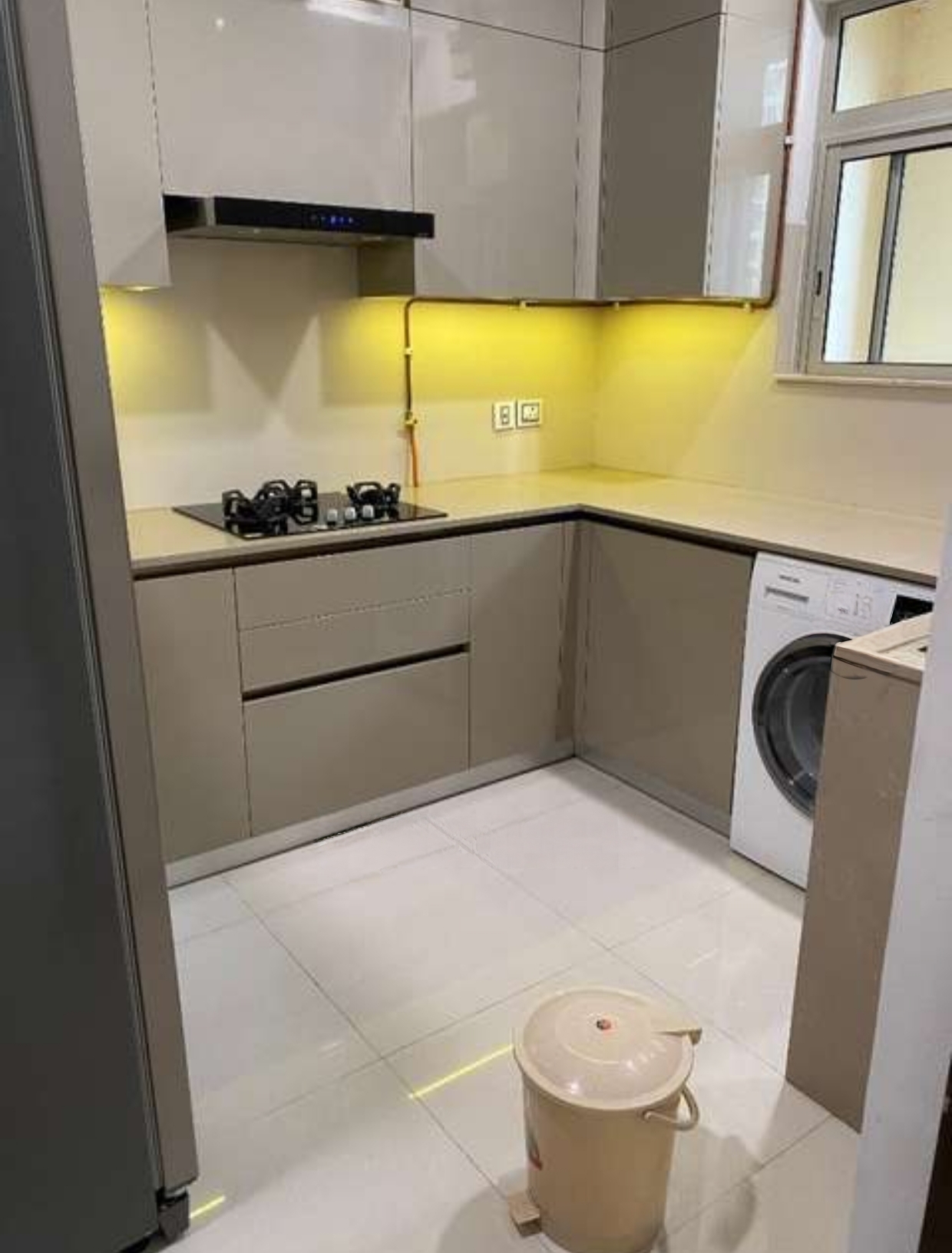 2 BHK Apartment For Rent in One Hiranandani Park