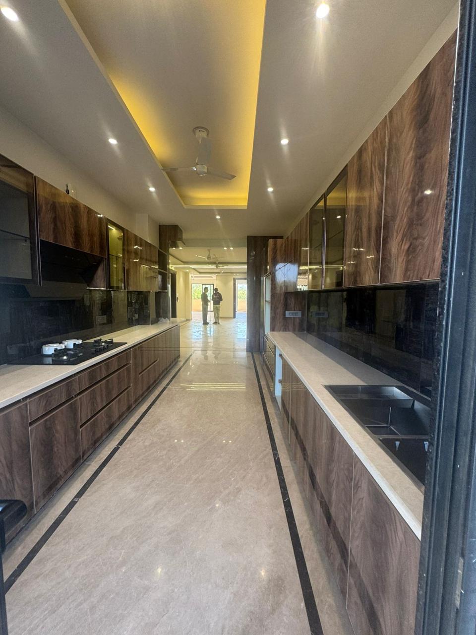 3.5 BHK + Servant Room 2200 Sq.Ft. Apartment in Emaar The Palm Drive-The Sky Terraces