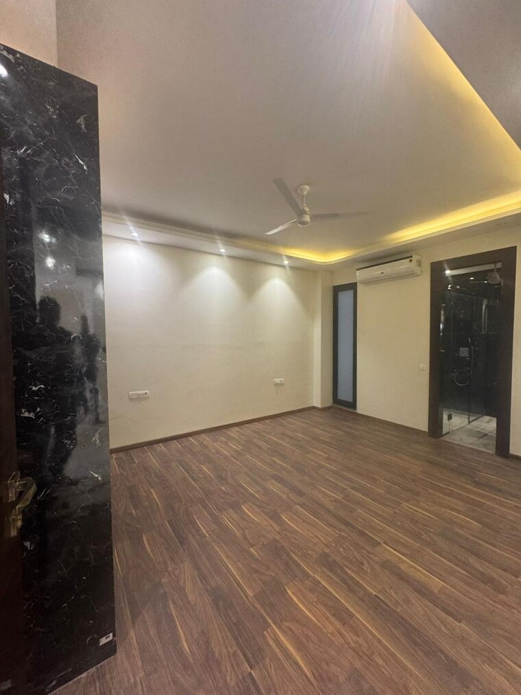 Room, emaar-the-palm-drive-the-sky-terraces 3.5 Bedroom 2200 Sq.Ft. Apartment In Sector 66 Gurgaon 8570146