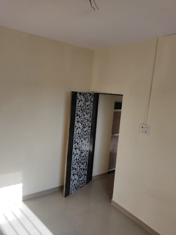 Furnished Amenities in 2 BHK Apartment at Lodha Vista, Lower Parel – for Rent